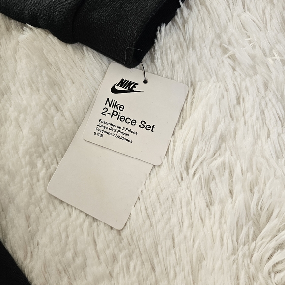 Nike 4T Boys Two Piece Set NEW - Picture 5 of 5